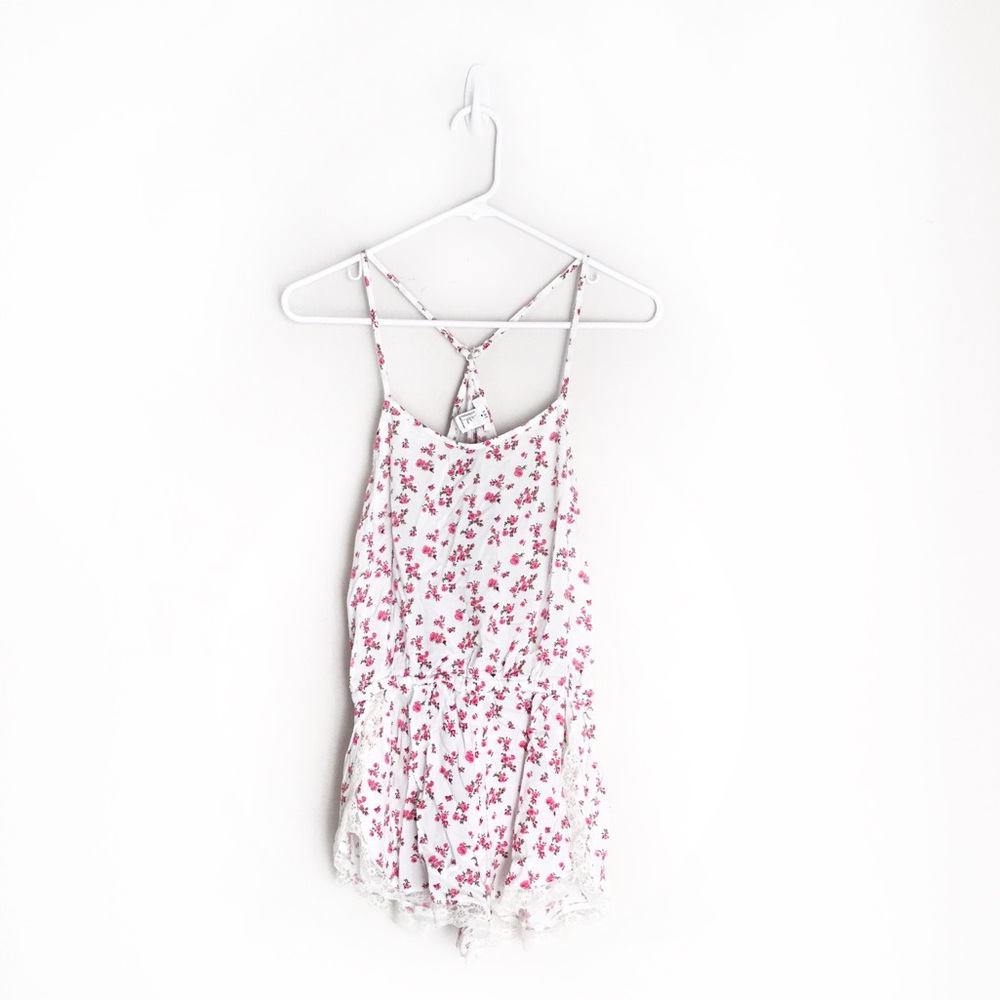 ⭐️5 for $25⭐️ Forever 21 XXI White and Pink Floral Tank Style Mini Romper